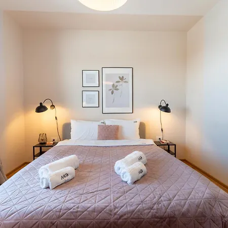 Mohost D'or - Premium Mountain View Apartment