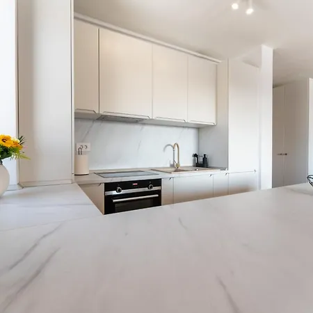 Apartment Mohost D'or - Elegant Mountain-view *